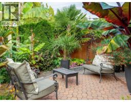 2390 Musgrave St, Oak Bay, BC V8R5Y2 Photo 27