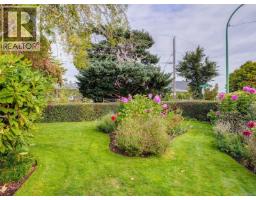 2390 Musgrave St, Oak Bay, BC V8R5Y2 Photo 37