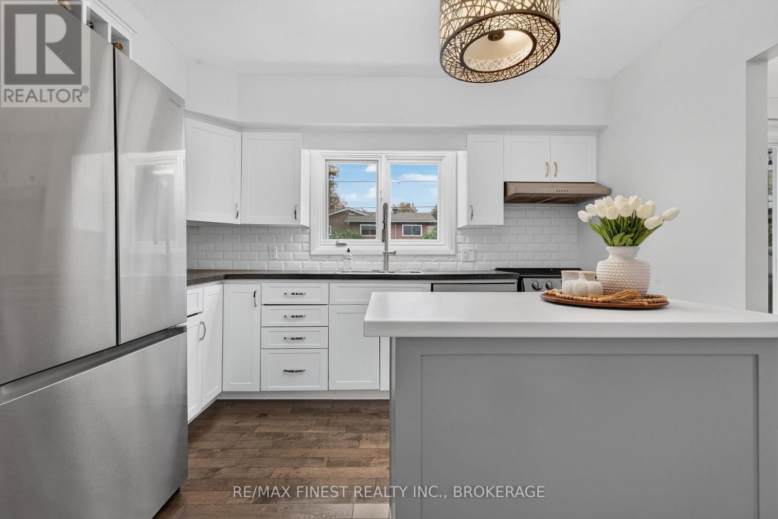 89 SUNSET BOULEVARD - Image 11
