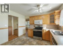 Family room - 6418 7th Avenue N, Regina, SK S4T7H1 Photo 9