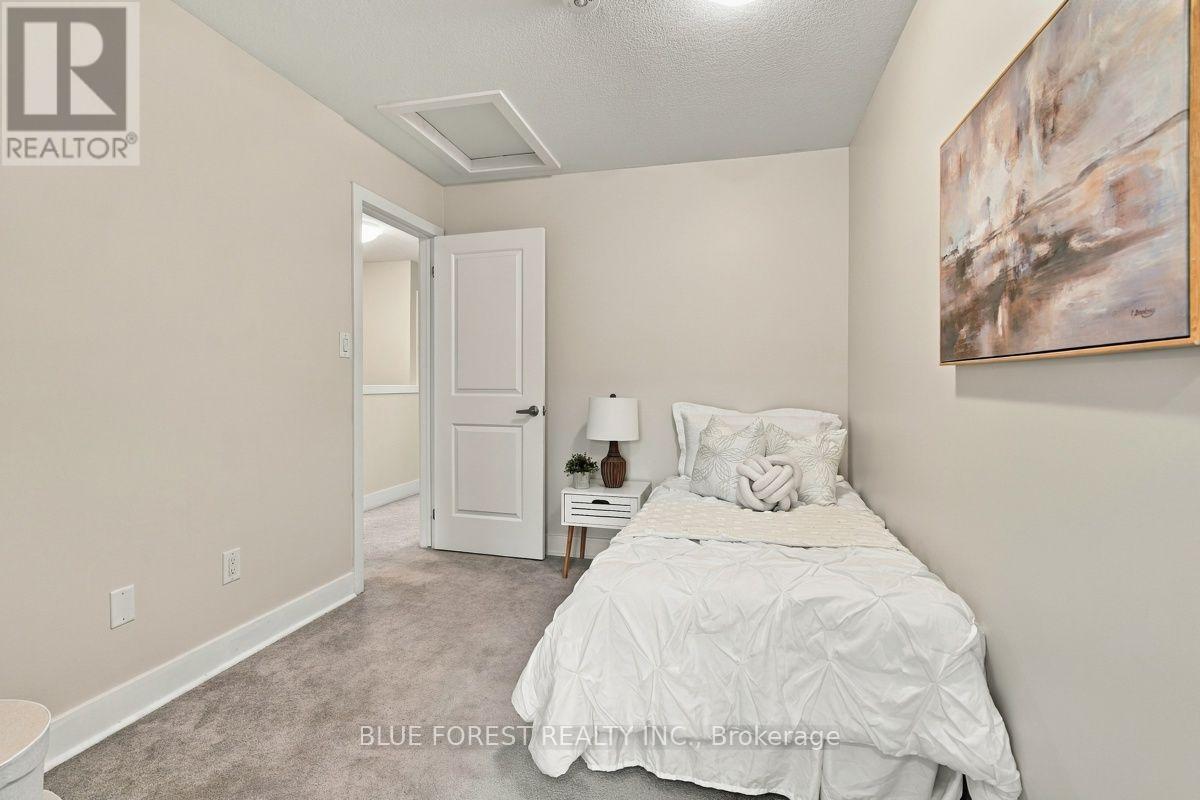 2112 MEADOWGATE BOULEVARD - Image 29