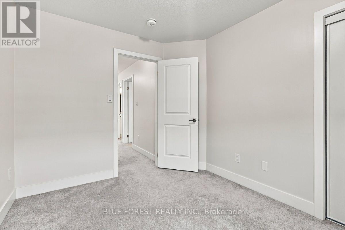 2112 MEADOWGATE BOULEVARD - Image 32
