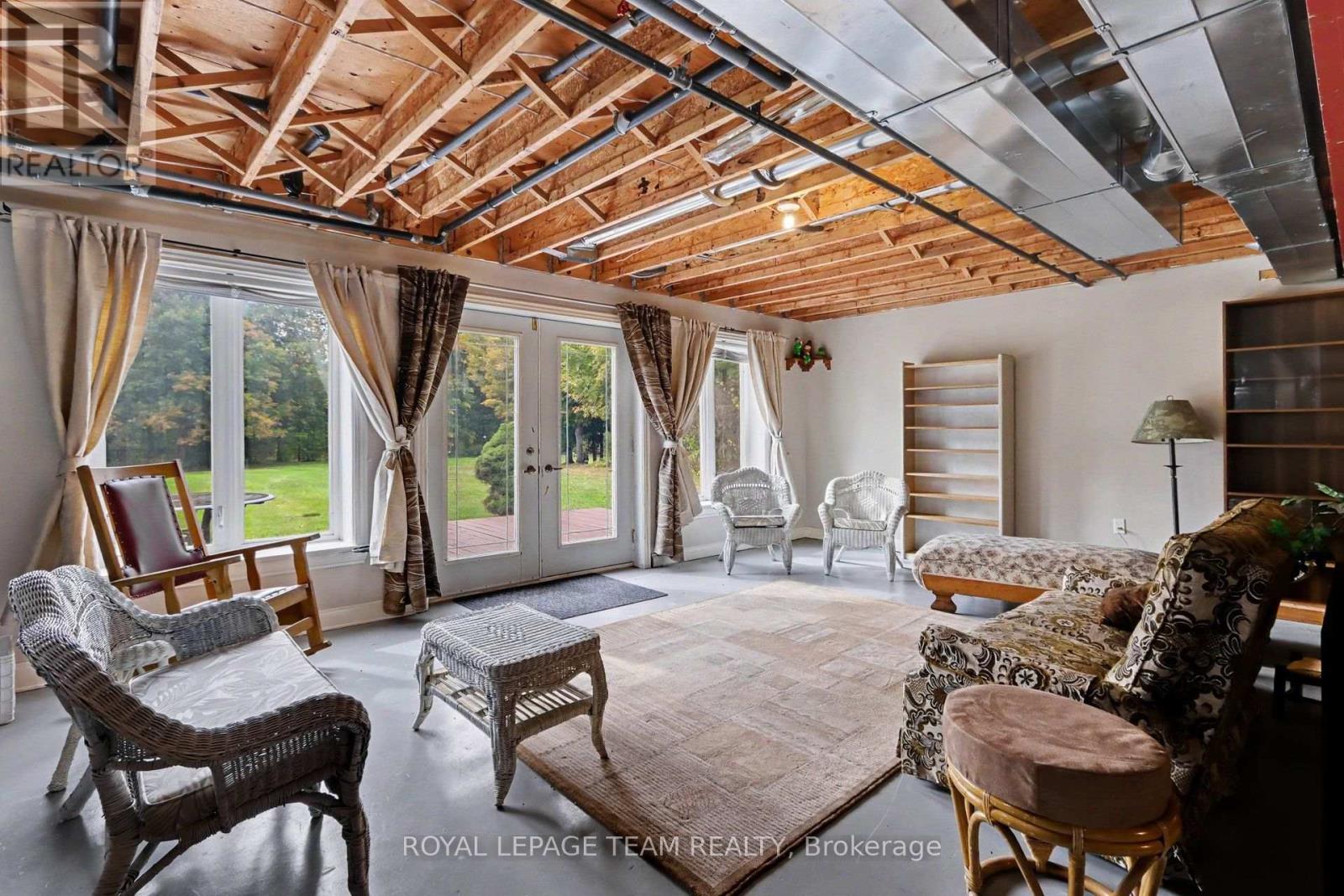 600 CROZIER ROAD - 32
