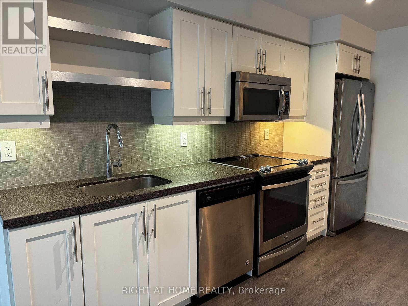 Photo of 525 Adelaide Street