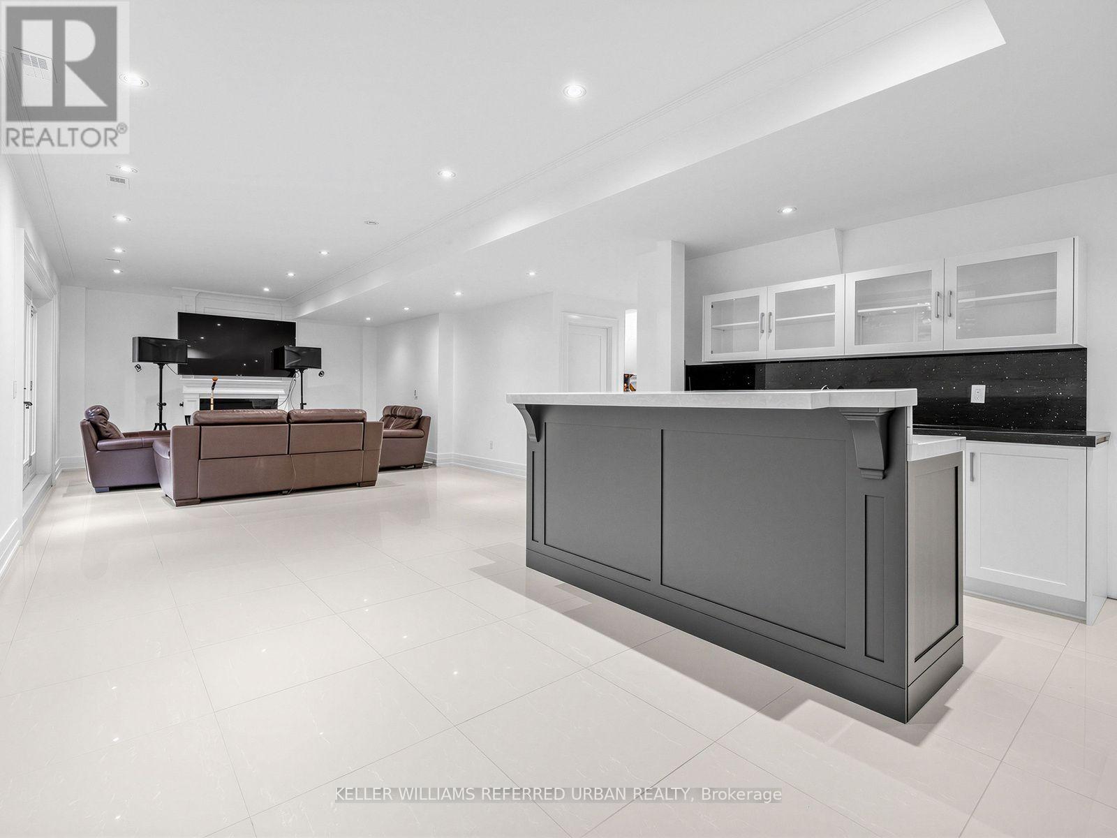 212 EMPRESS AVENUE - 36