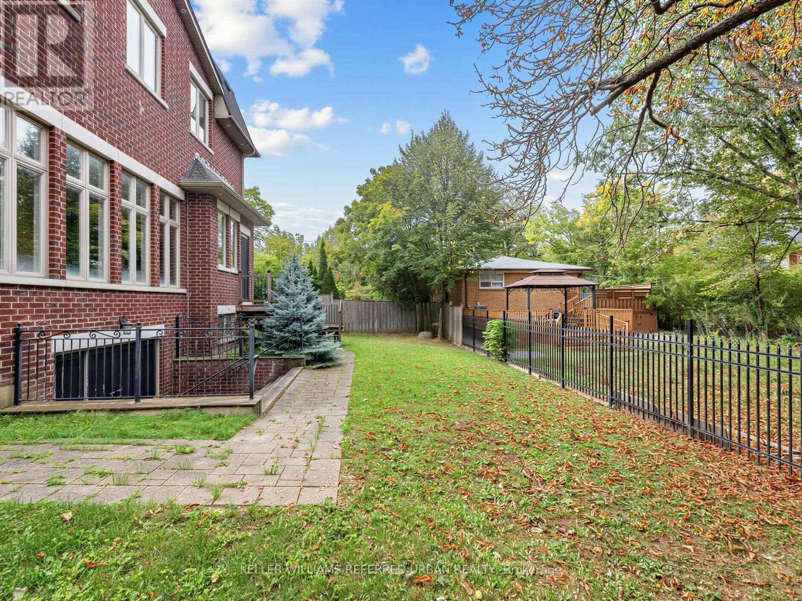 212 EMPRESS AVENUE - 43