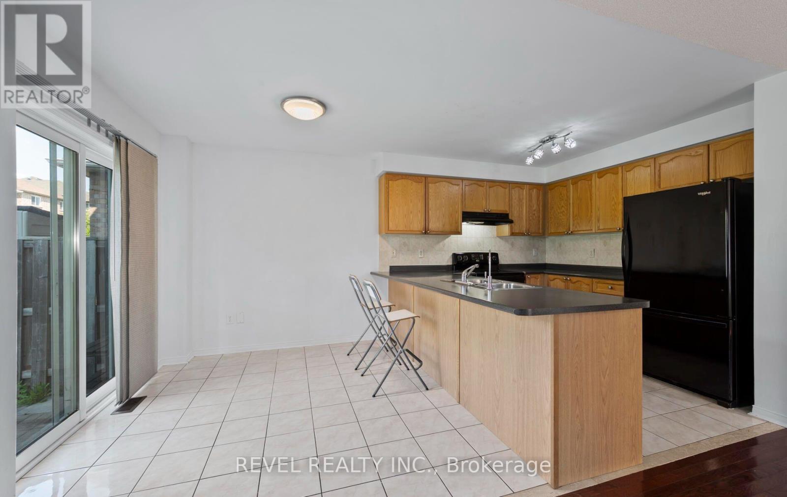 91 Oceanpearl Crescent, Whitby, ON photo 10