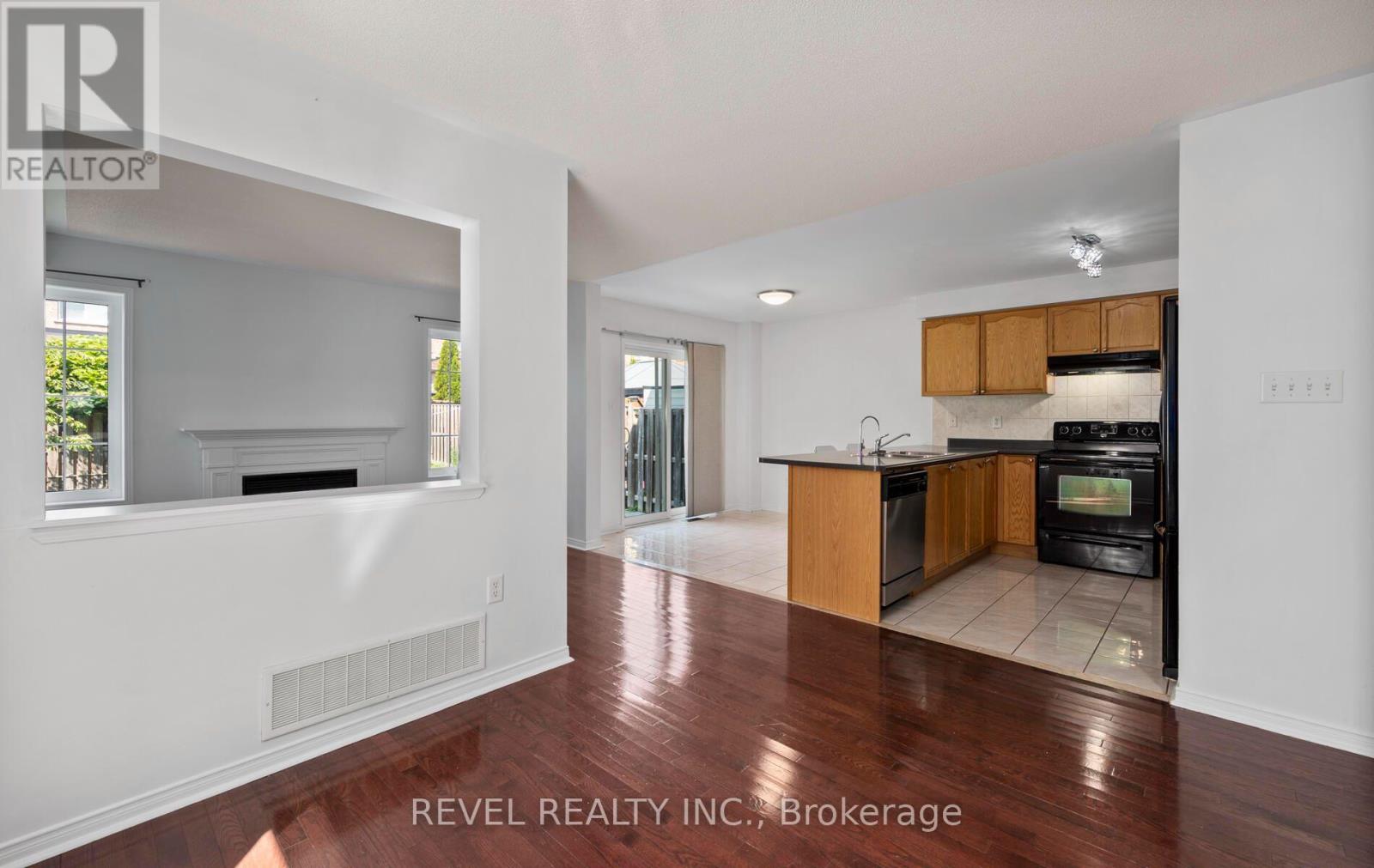 91 Oceanpearl Crescent, Whitby, ON photo 6