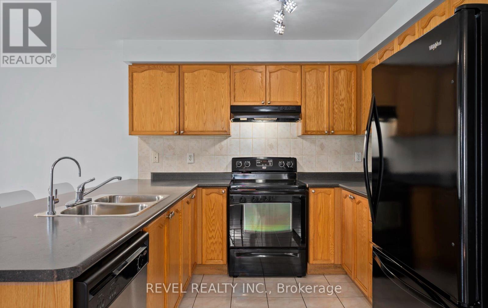 91 Oceanpearl Crescent, Whitby, ON photo 8