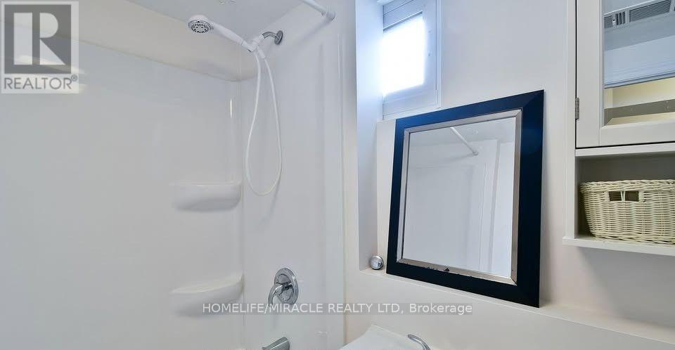 584 Montgomery Street, Oshawa, ON photo 6