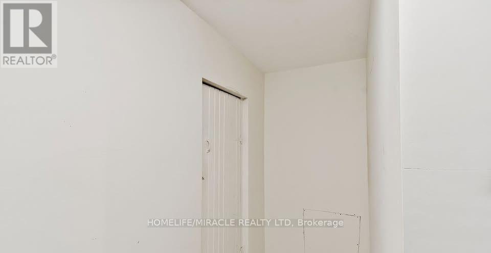 584 Montgomery Street, Oshawa, ON photo 7