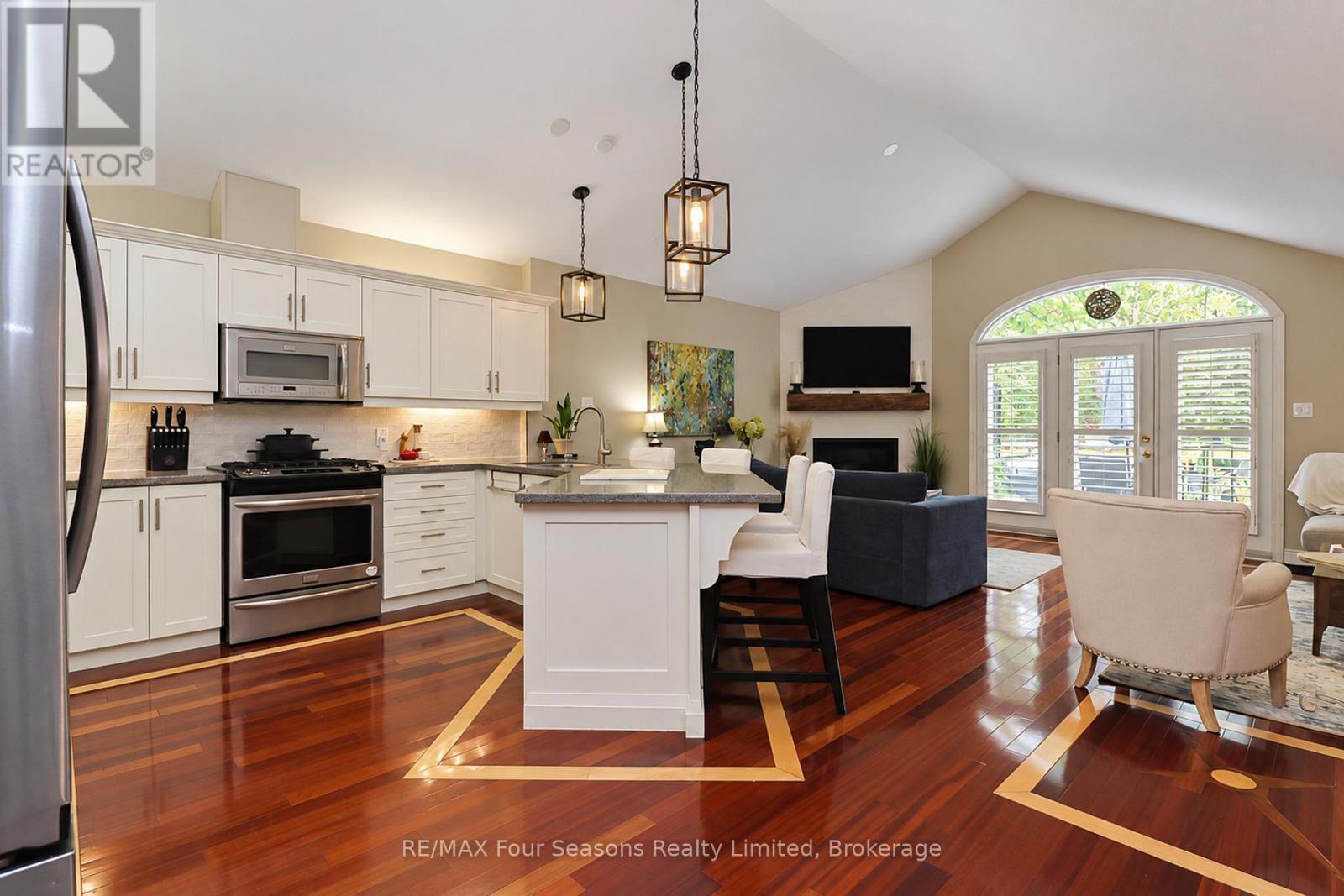 44 GREEN BRIAR Drive, Collingwood photo 15