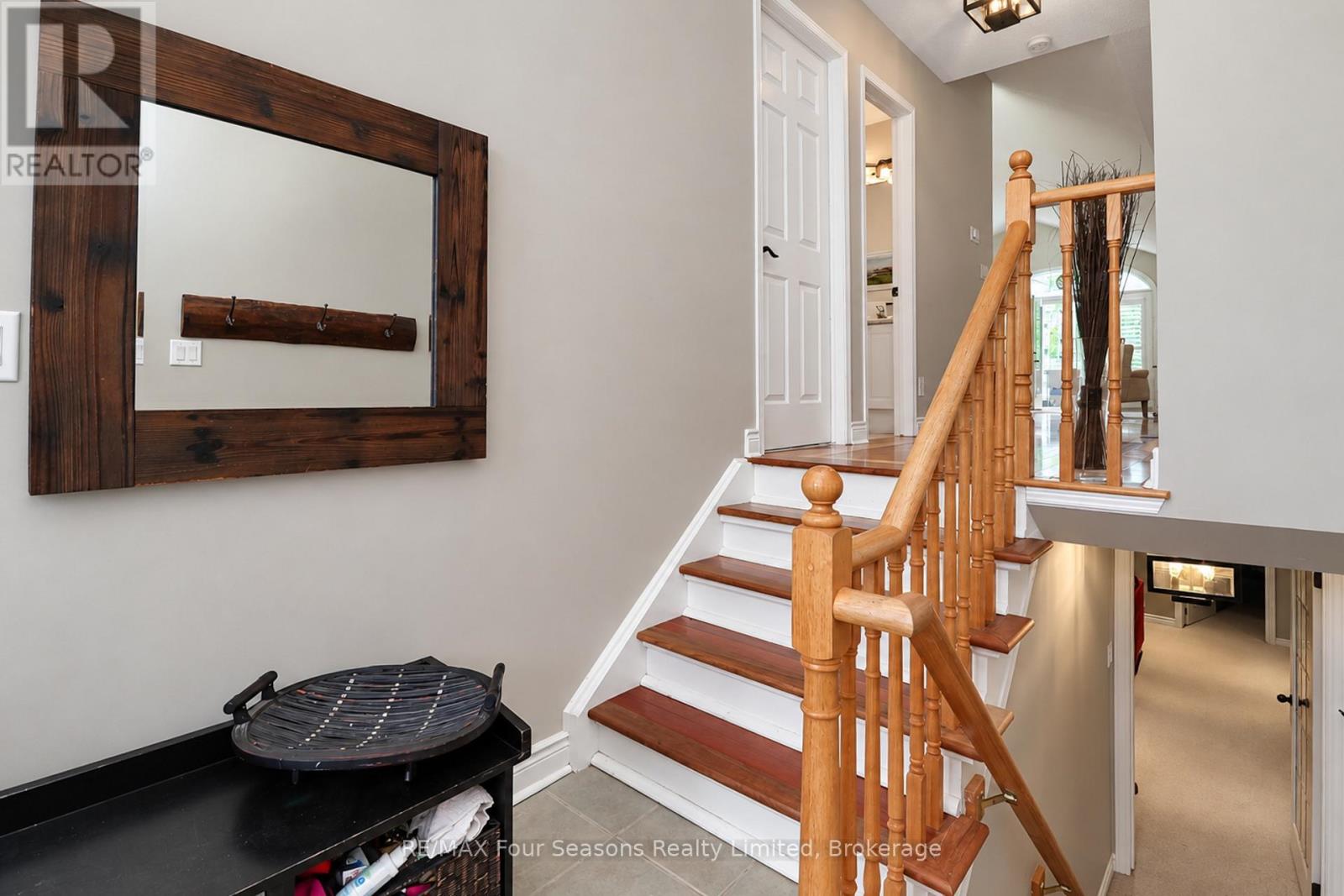 44 GREEN BRIAR Drive, Collingwood photo 5