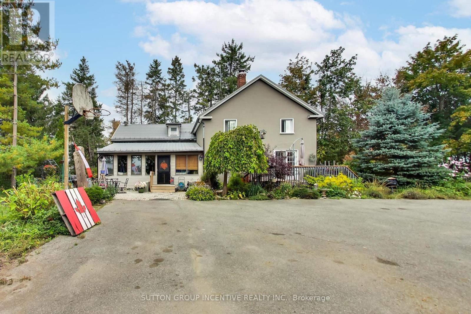 1724 PENETANGUISHENE ROAD - 1