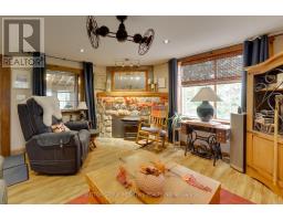 1724 Penetanguishene Road, Springwater, ON L9X1Z4 Photo 14