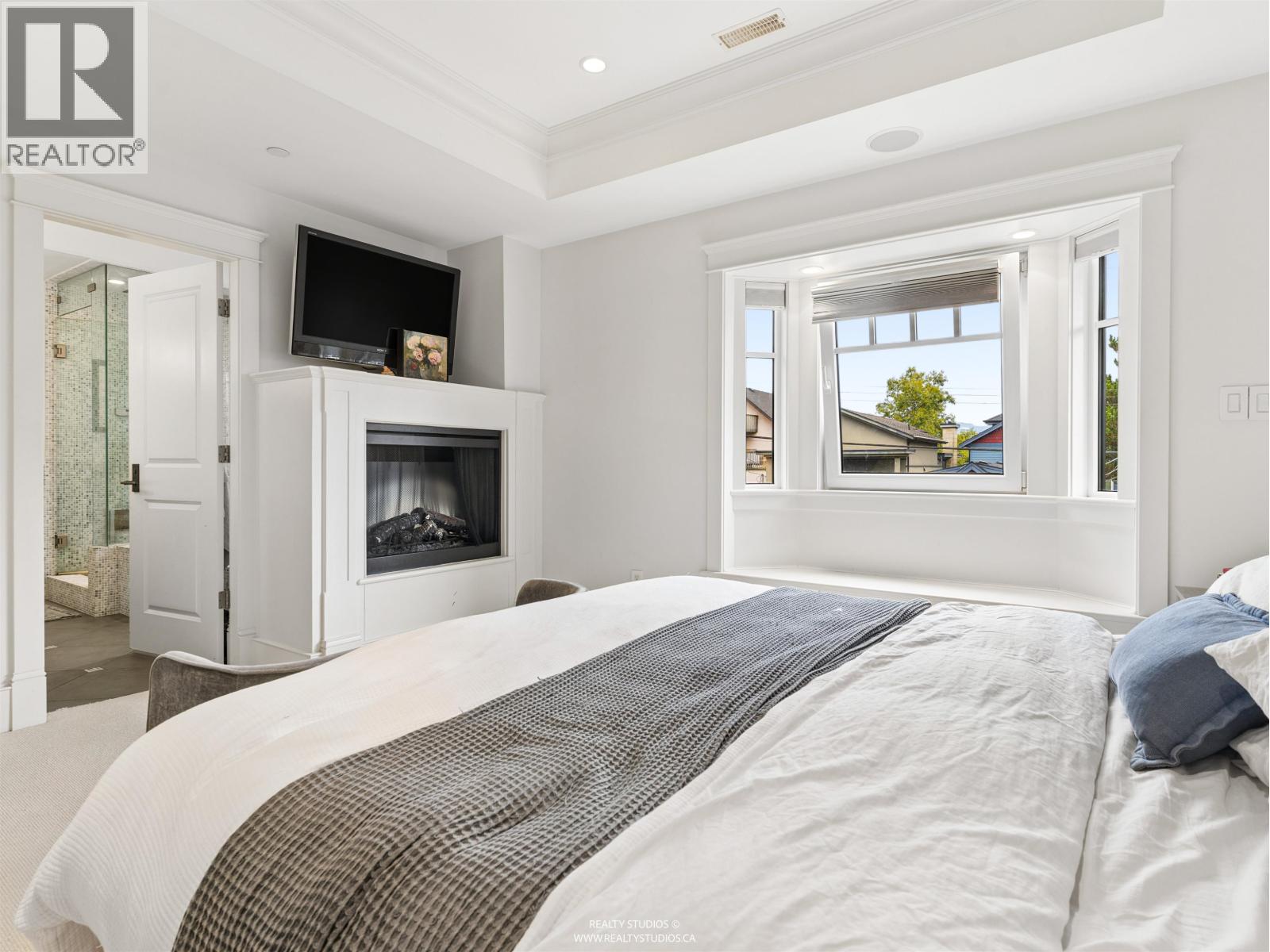 Photo of 917 W 20TH AVENUE 23