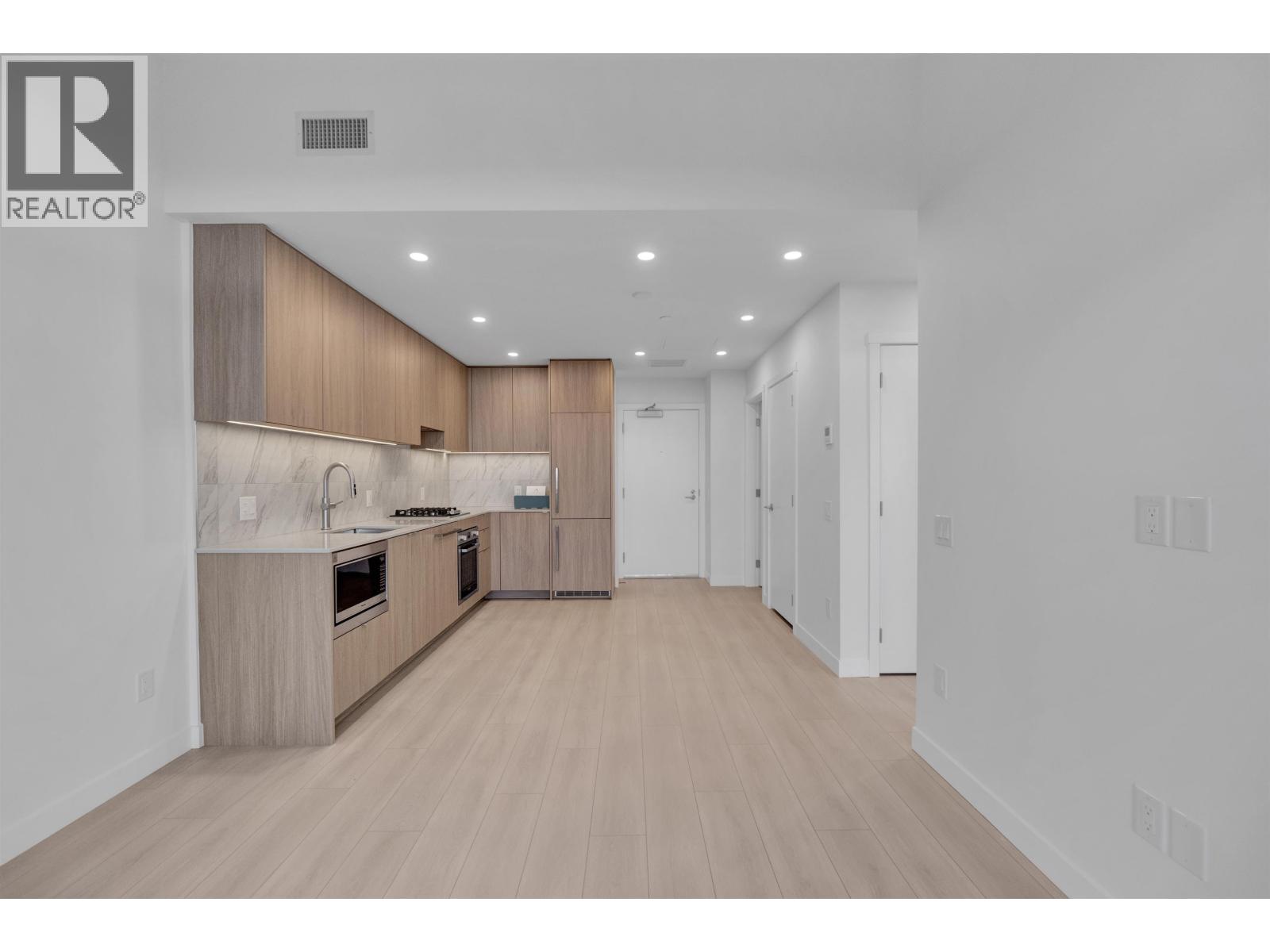 2703 626 CLAREMONT STREET, Coquitlam - Image 1