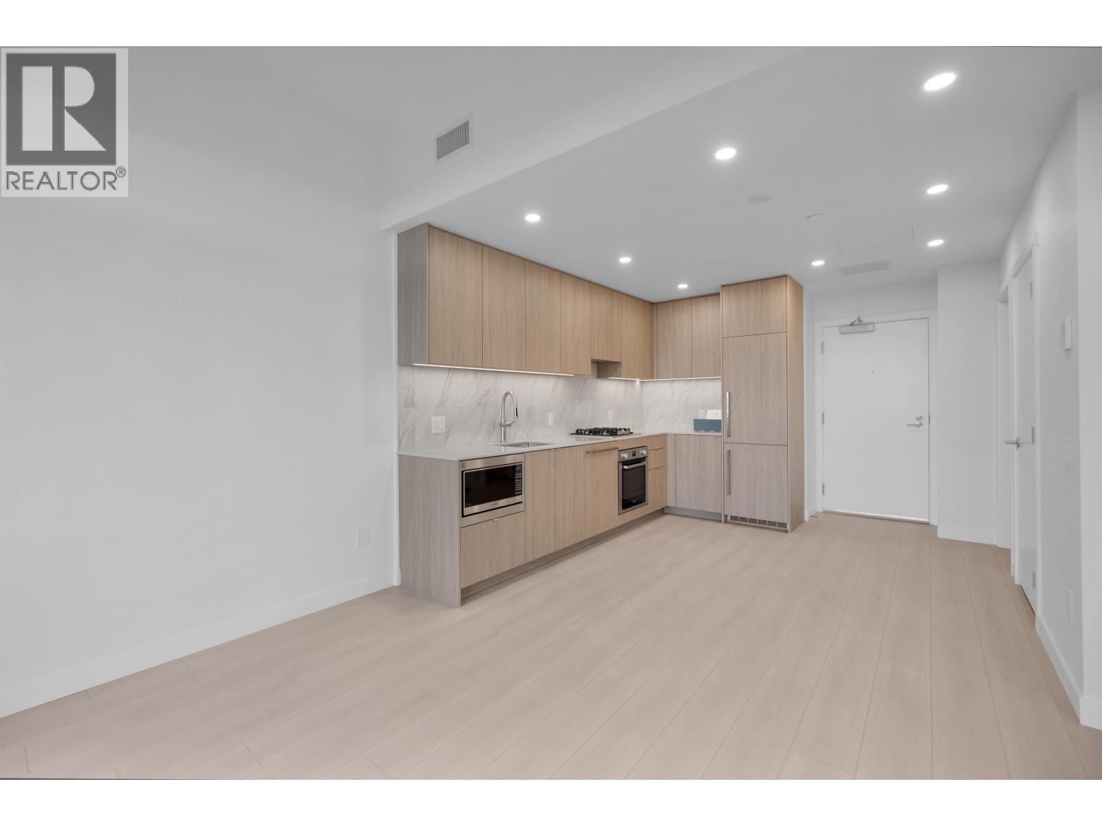 2703 626 CLAREMONT STREET, Coquitlam - Image 1