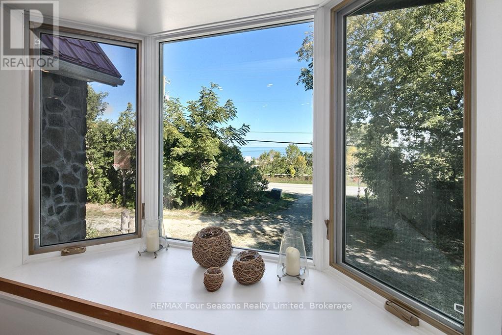 190 LAKESHORE ROAD E - 11