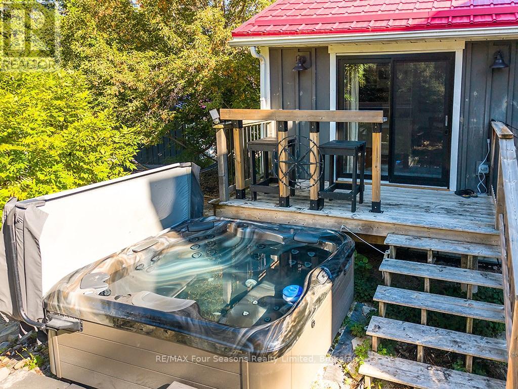 190 LAKESHORE ROAD E - 22