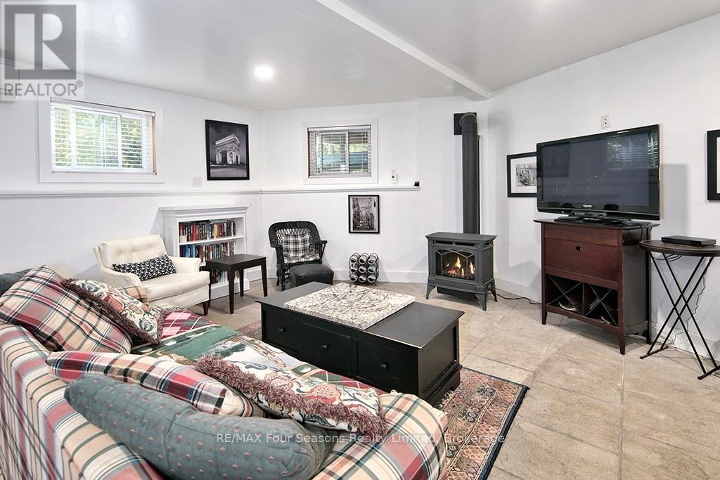 190 LAKESHORE ROAD E - 45