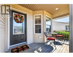 51 Thornhill Crescent, photo 3