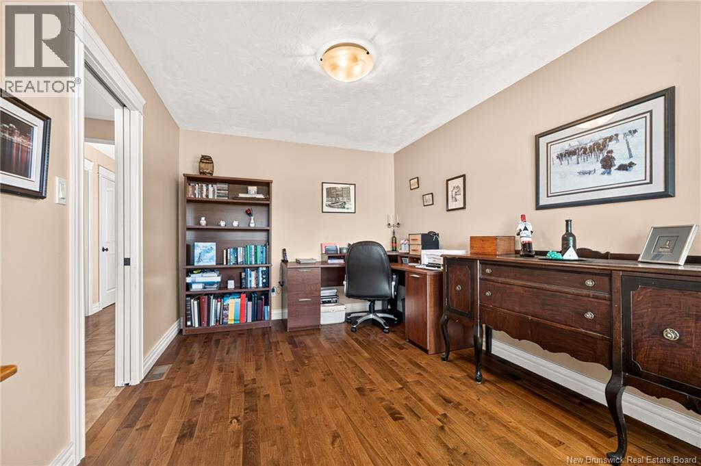 51 Thornhill Crescent - Image 36