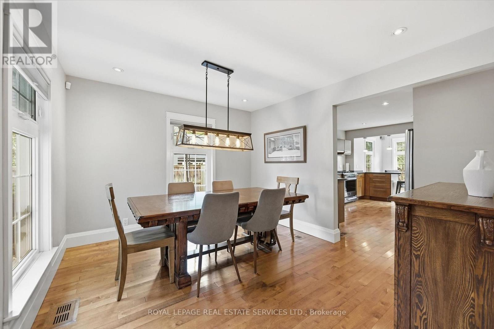 32 ANDERSON STREET - Image 15