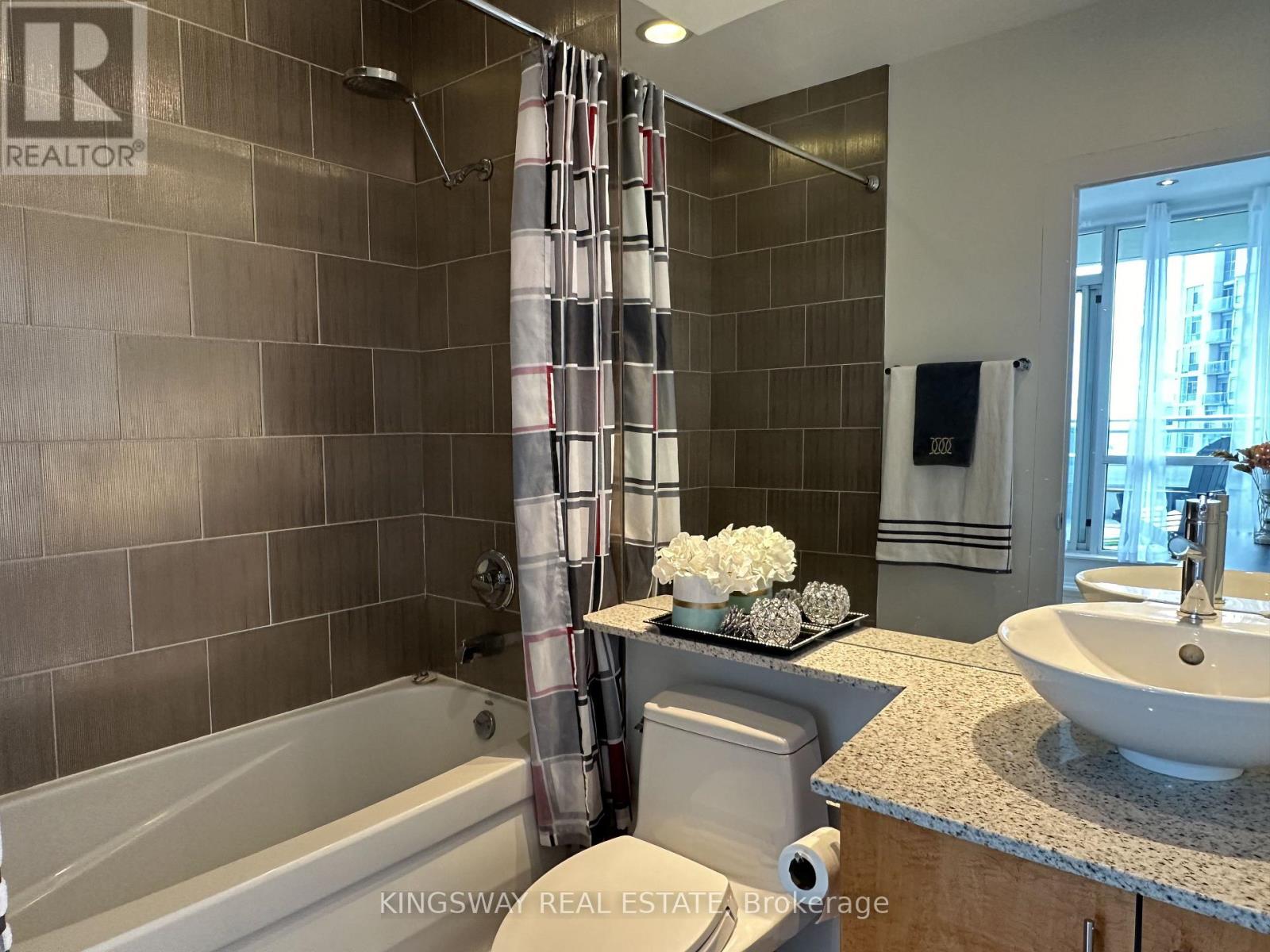 #3404 220 BURNHAMTHORPE ROAD W - 31