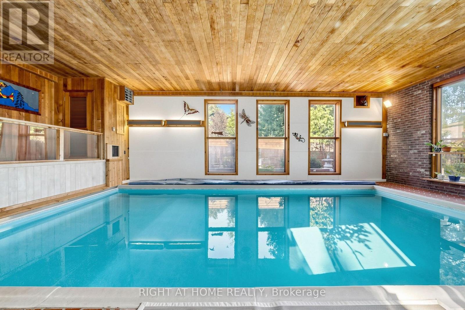 4 Grovetree Road, Toronto, ON photo 3