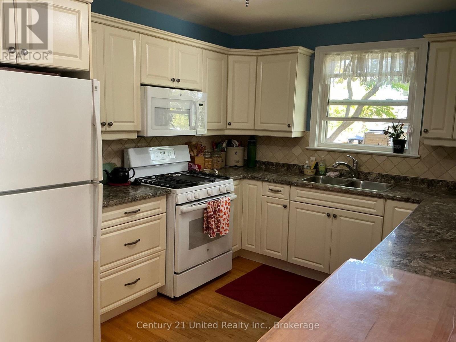 6 Middleton Drive, Peterborough, ON photo 7