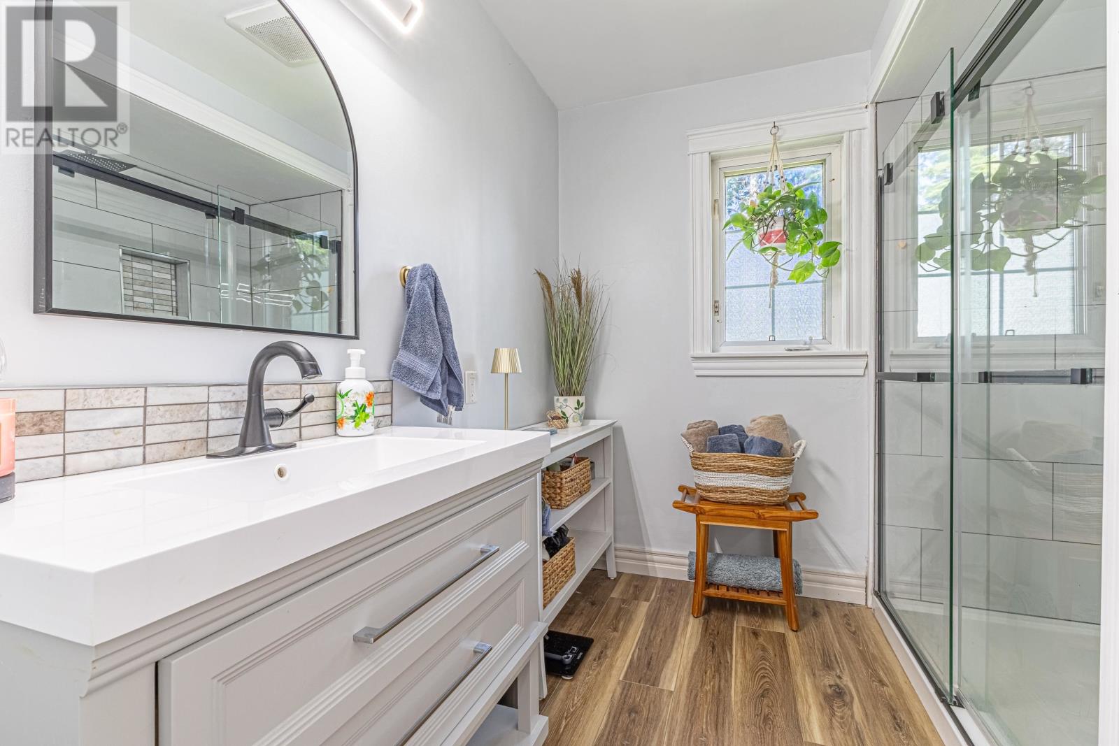 200 WESTRIDGE Crescent - 18