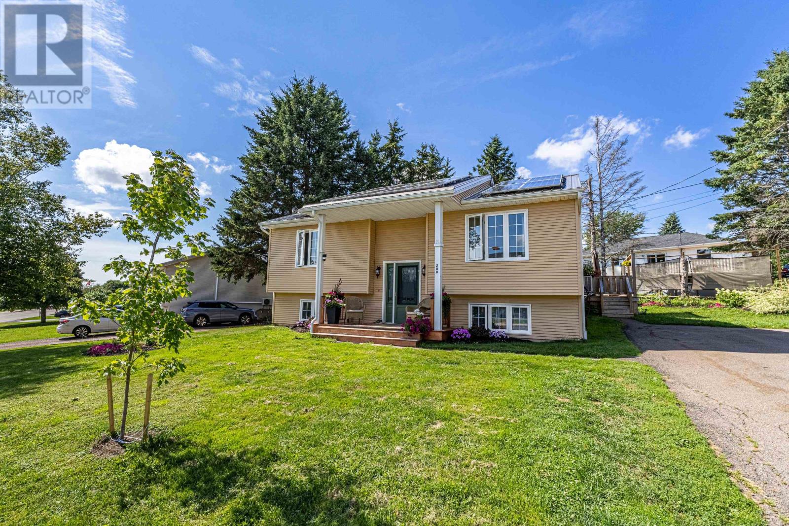 200 WESTRIDGE Crescent - 5