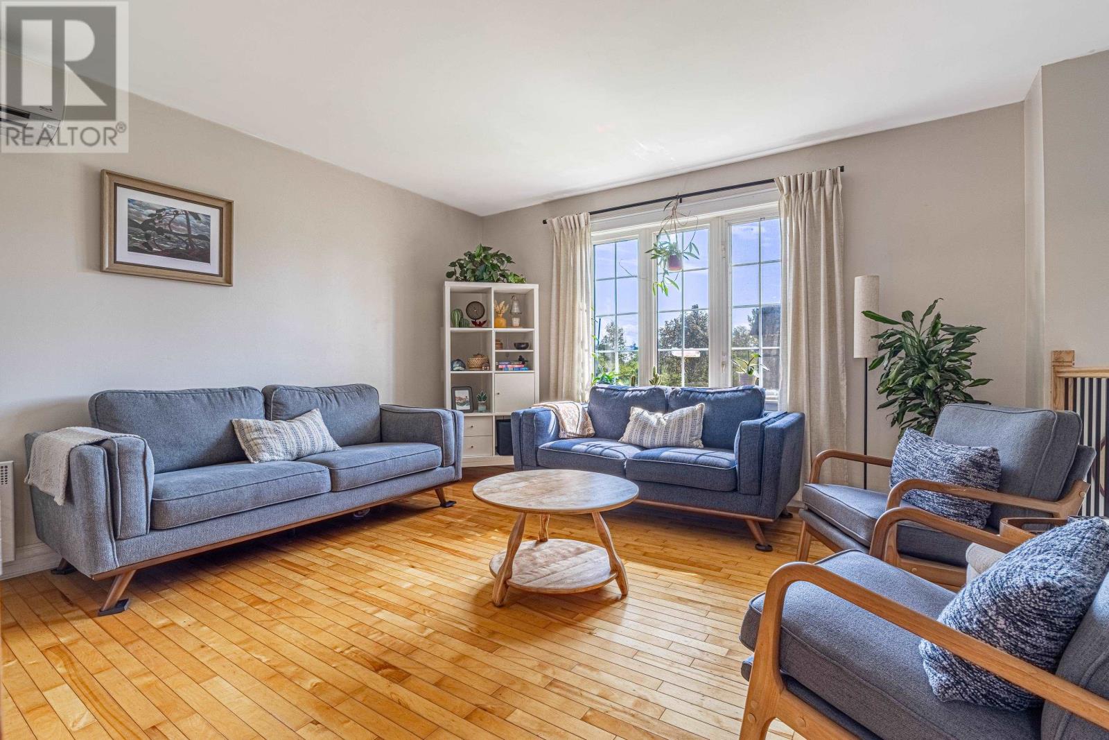 200 WESTRIDGE Crescent - 7