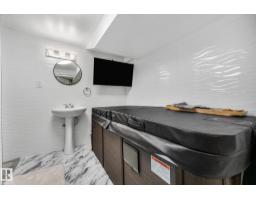 10218 167a Av Nw, Edmonton, AB T5X2Z3 Photo 44