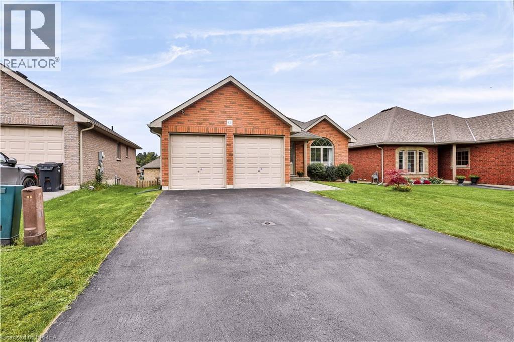 62 REDBUD Crescent, Simcoe — photo 2