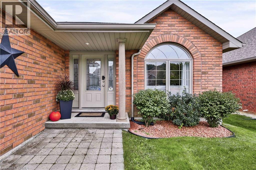 62 REDBUD Crescent, Simcoe — photo 4