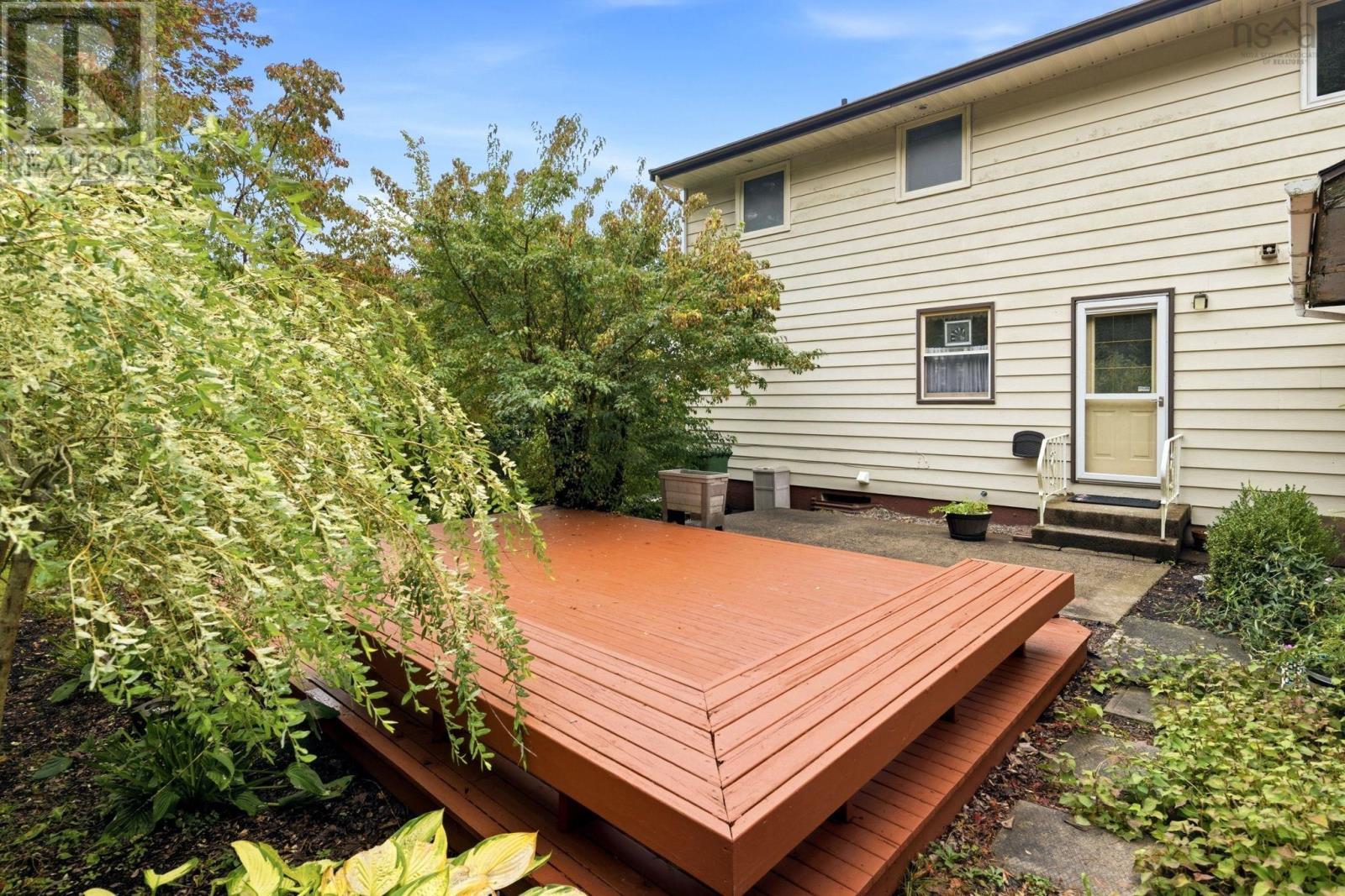 114 Regal Road - 27