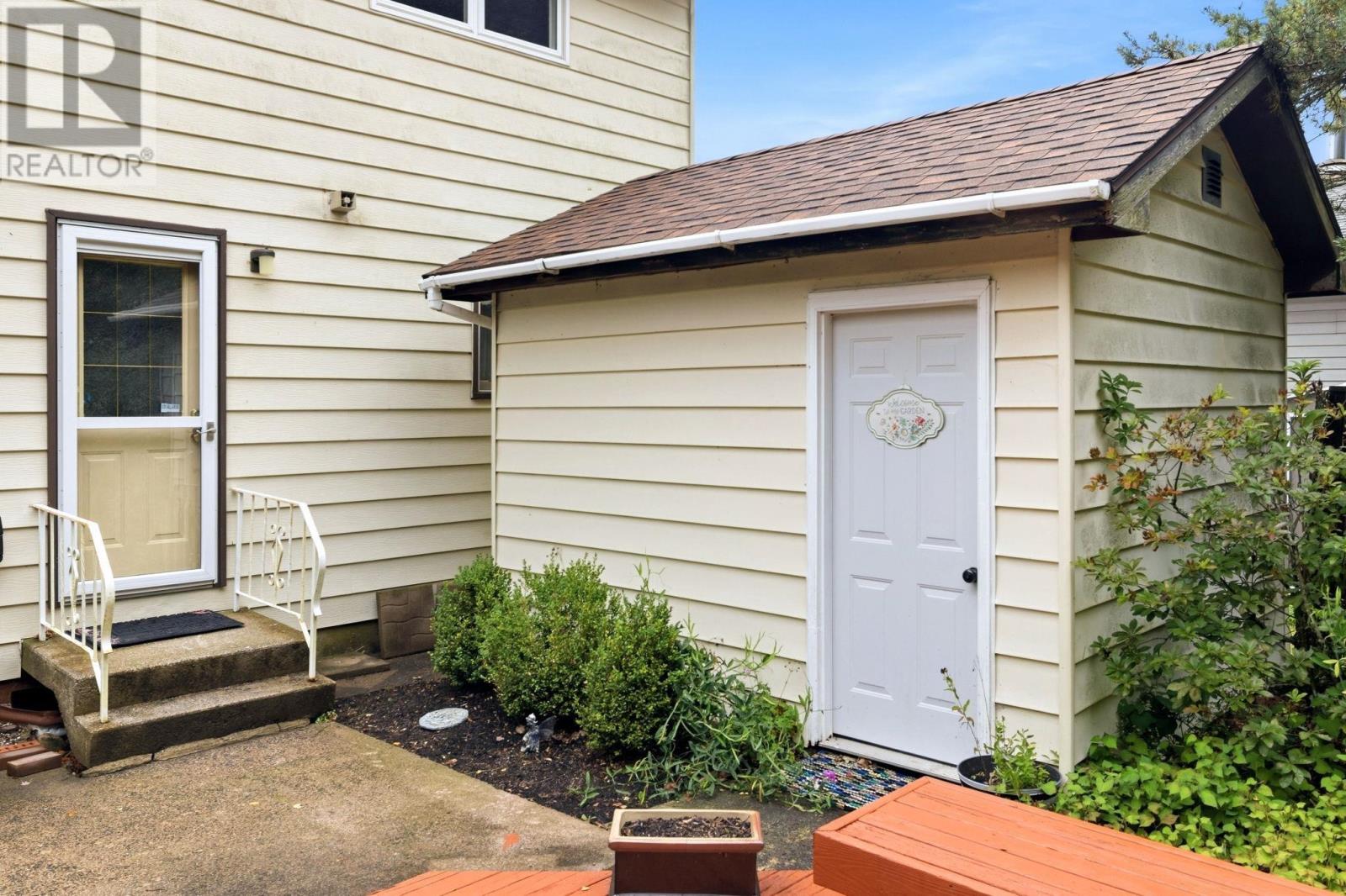 114 Regal Road - 28