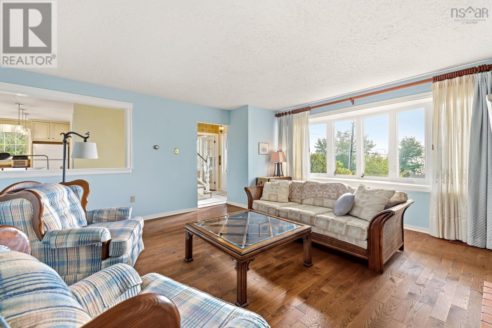 114 Regal Road - 8