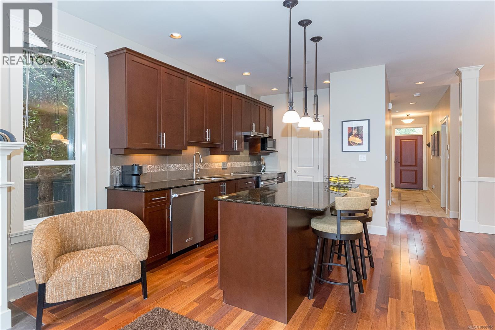 #1 551 Bezanton Way - 11