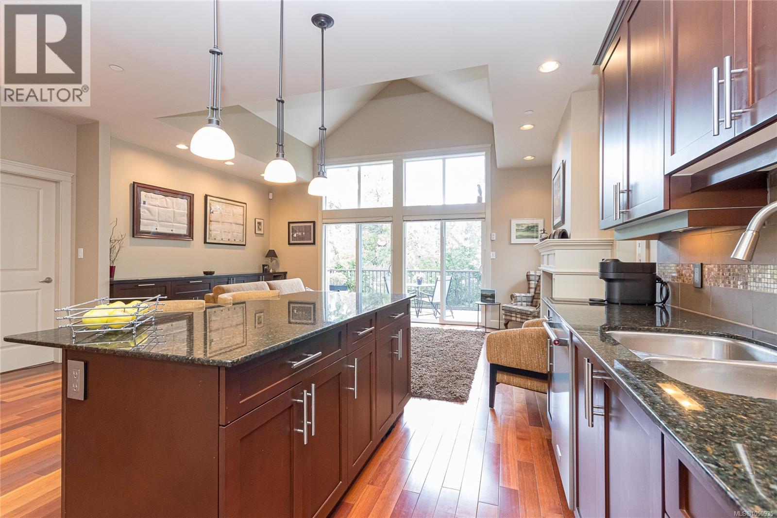 #1 551 Bezanton Way - 12