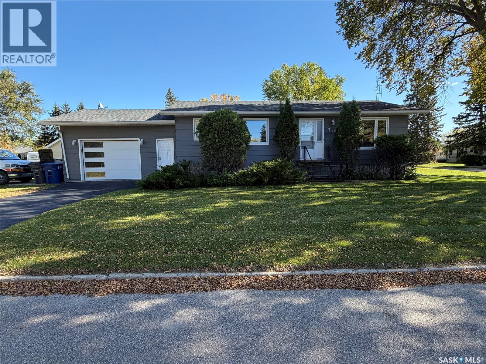 715 McNaughton STREET, Moosomin