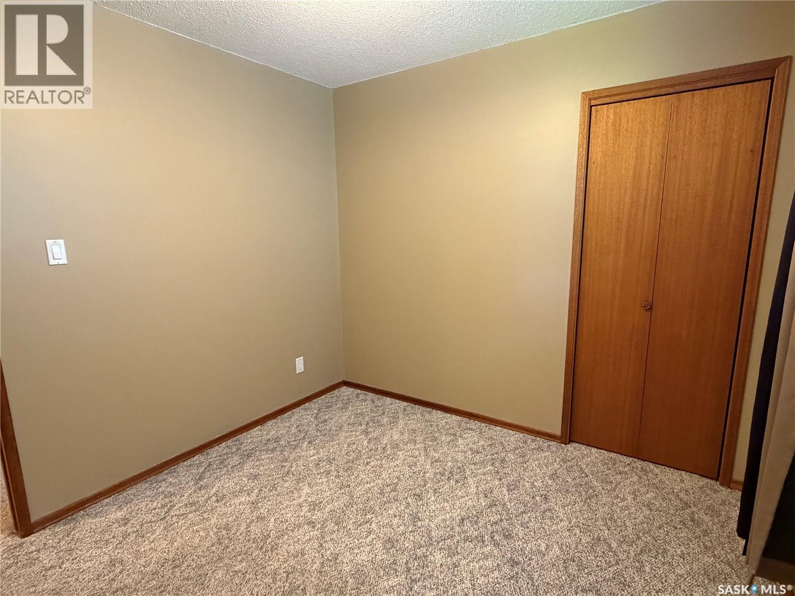 715 McNaughton STREET - 17