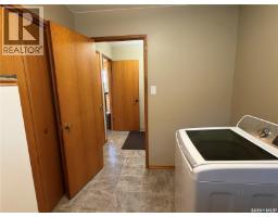 Living room - 715 Mcnaughton Street, Moosomin, SK S0G3N0 Photo 8