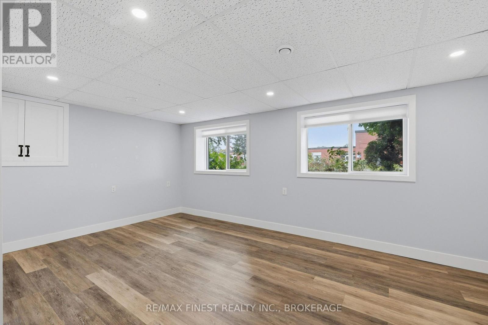 366 ROOSEVELT DRIVE - 32