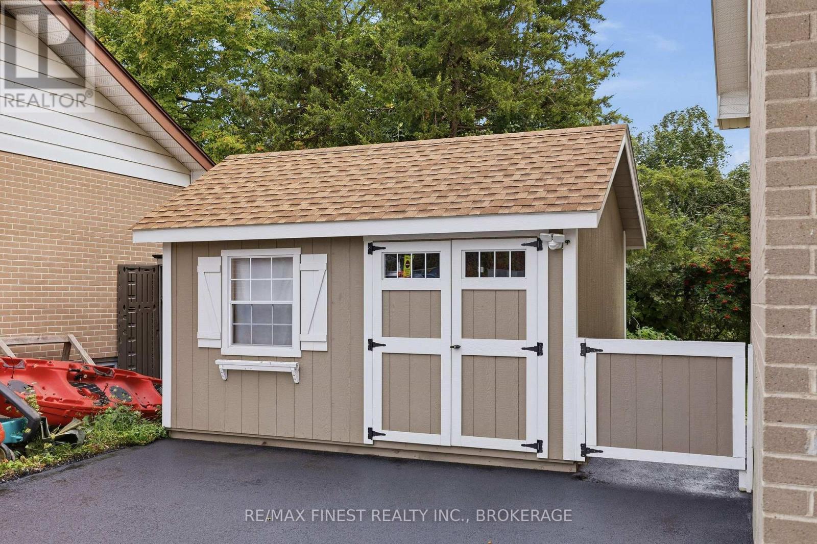 366 ROOSEVELT DRIVE - 40