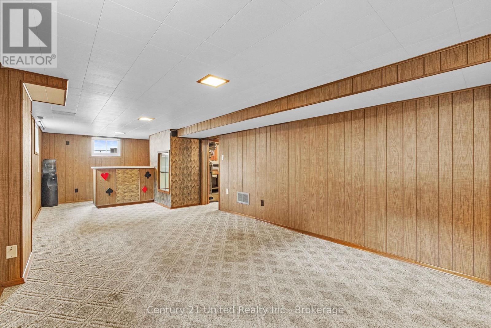1175 EDMISON DRIVE - 32