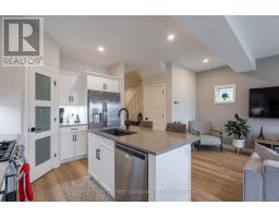 Family room - 19 - 17 Nicholson Street, Lucan Biddulph, ON N0M2J0 Photo 8