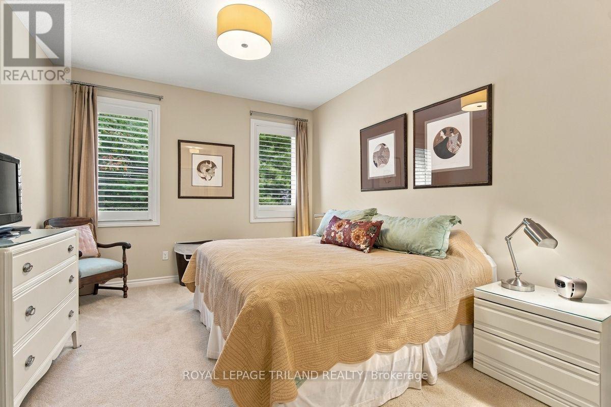43 HICKORY LANE - 21